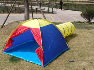 CHILDREN TENT DSC01816-1.JPG